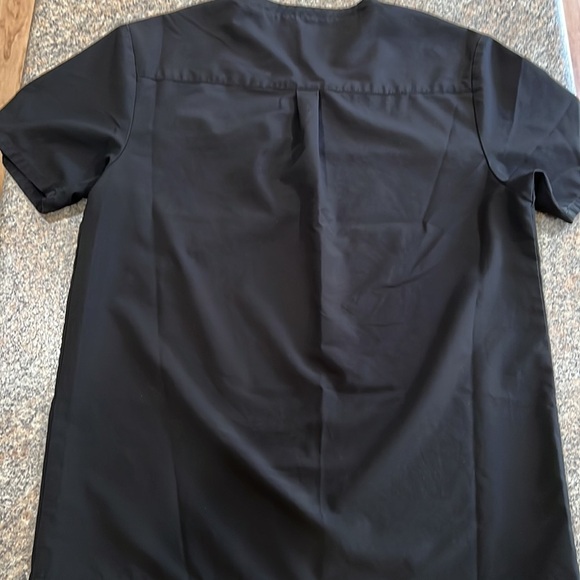 Jaanuu scrub top size medium - Picture 5 of 6